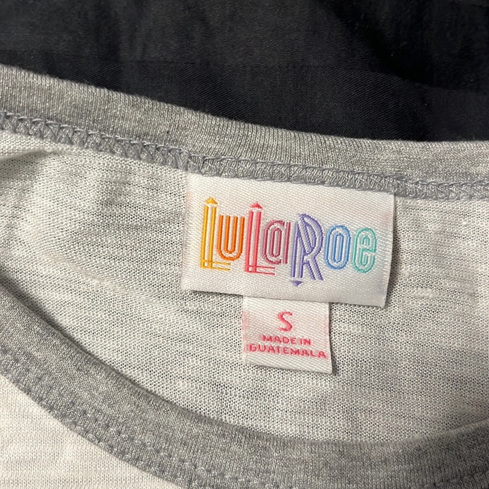 Lu La Roe Randy top. Grey and white. Size Small. NEW! - Picture 3 of 5